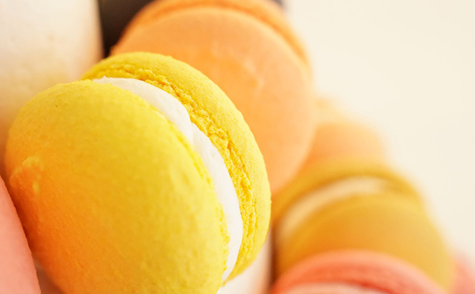 数量限定★マカロンタワー 皆さんでデコレーション 3段ロールケーキと色々なフレーバーのマカロン60個入り 豪華 お祝い おやつ 洋菓子 人気 厳選 袋井市 スイーツ ホームパーティー 