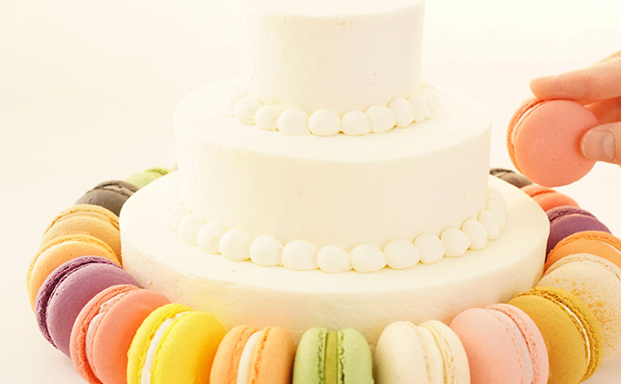 数量限定★マカロンタワー 皆さんでデコレーション 3段ロールケーキと色々なフレーバーのマカロン60個入り 豪華 お祝い おやつ 洋菓子 人気 厳選 袋井市 スイーツ ホームパーティー 