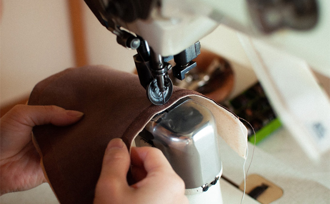 靴工房で体験する、イタリアンレザーを使ったバブーシュ作りの参加チケット 体験チケット 一日で完成 初心者 安心 