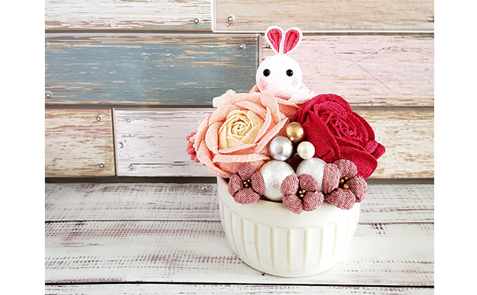 つまみ細工 ココットうさぎ～sweet～ 工芸品 置物 手作り 職人 手仕事 伝統工芸 和風 かわいい インテリア うさぎ バラ 受注生産 つまみ細工工房ちより。 送料無料 岐阜県 安八町