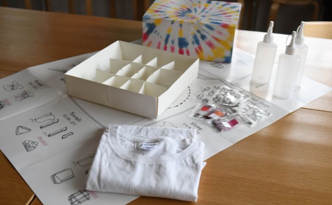 タイダイ染めオリジナルTシャツ作成キット　Mサイズ 5パターンから1つ選択可能　【自分探求、おひとり様キット】 ファッション 自宅 タイダイ染めキット 体験キット 思い出 おうち時間 