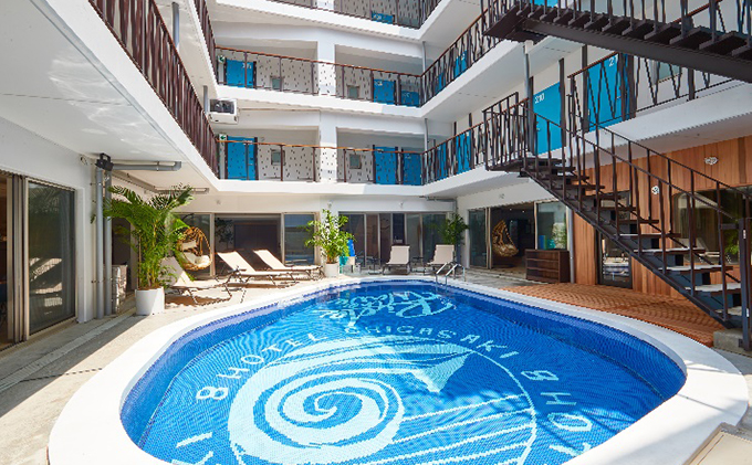 ホテル 8HOTEL CHIGASAKI 宿泊補助券 30,000円 チケット 宿泊 茅ヶ崎 旅行 観光 プール サウナ 非日常空間 泊り ホテルの補助券 宿泊先 宿泊補助チケット 神奈川 休息 リフレッシュ 