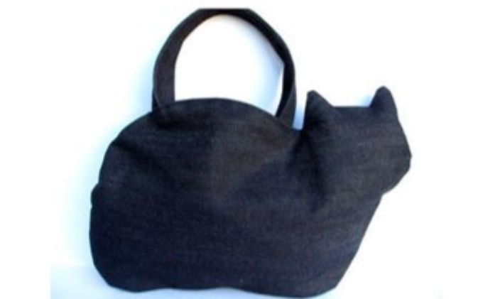オリジナルネコ型トートバッグ　デニム ファッション かばん ふわふわ エコファー ネコ好き ネコグッズ ネコの形 ネコの形のバック 手持ちバック デニム生地 