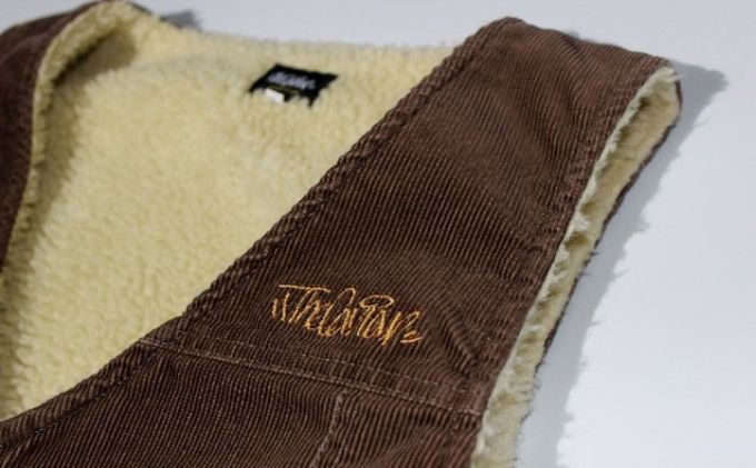 TheCaviar ヴィンテージコーデュロイベスト　ブラウン ファッション 服 男性 メンズ トップス シープボア素材 ボア素材 裏地 保温性 ヴィンテージベスト オマージュ 着心地 日本製 