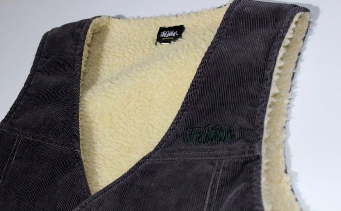 TheCaviar ヴィンテージコーデュロイベスト　ブラック ファッション 服 男性 メンズ トップス シープボア素材 ボア素材 裏地 保温性 ヴィンテージベスト オマージュ 着心地 日本製 