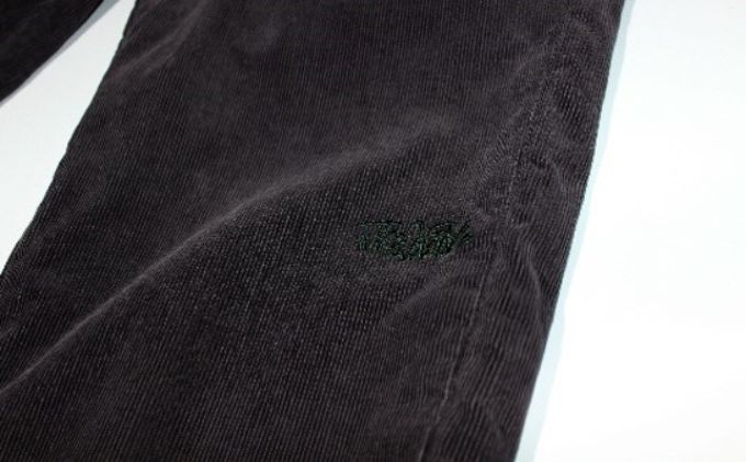 TheCaviar ヴィンテージコーデュロイトラウザー　ブラック ファッション 男性 メンズ ズボン パンツ 日本製 クラシカル ワークスタイル シルエット 綺麗 ベルトループ巾 レングス設定 細部 こだわり 