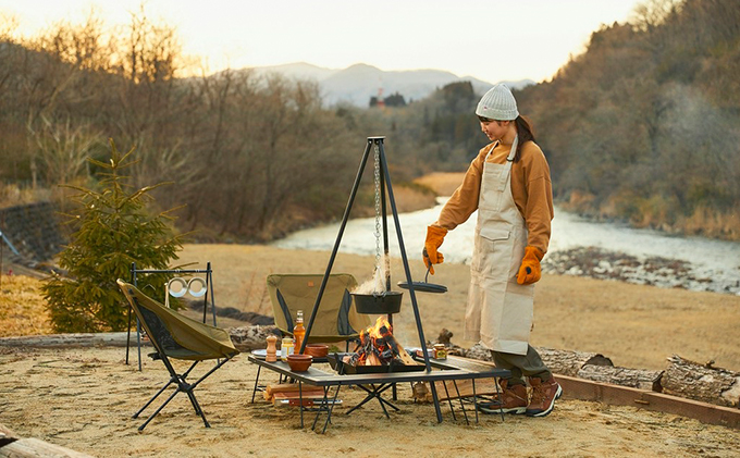 焚き火三脚 TKB-TP135 アイリスオーヤマ キャンプ用品 アウトドア用品 アウトドアグッズ キャンプ 簡単組み立て ローテーブル 棚 サイドテーブル 調理台