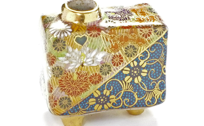 百華園-九谷焼 一輪挿し 青粒＋金花詰（傑作） a05 インテリア 雑貨 小物 飾り 花瓶 手の平サイズ 手描き 本物絵付け 玄関 リビング 客間 