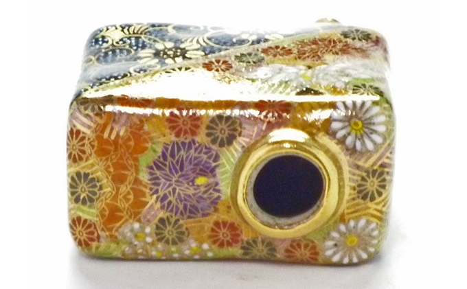 百華園-九谷焼 一輪挿し 青粒＋金花詰（傑作） a05 インテリア 雑貨 小物 飾り 花瓶 手の平サイズ 手描き 本物絵付け 玄関 リビング 客間 