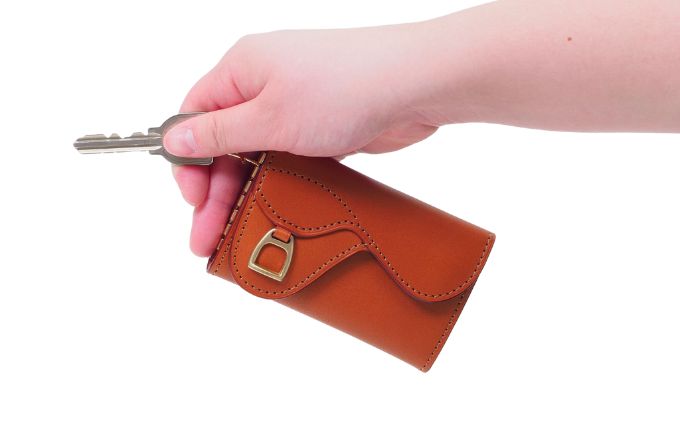 鞍 キーケース キャメル いたがき ファッション小物 ポケット付き 天然皮革 本革 手作り 