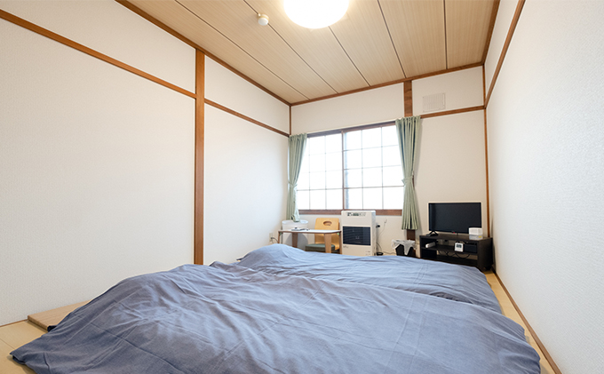 ゲストハウス松よし ご宿泊券 ダブルルーム 1泊1部屋2名様まで 宿泊チケット 旅行 家族 友人 夫婦 和 モダン 無人ゲストハウス 料理ができる オープンキッチン 喫煙ルーム トイレ シャワールーム 