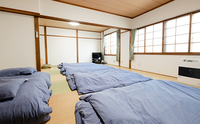 ゲストハウス松よし ご宿泊券 ファミリールーム 1泊1部屋6名様まで 宿泊チケット 旅行 家族 友人 子連れ 家族連れ 和 モダン 無人ゲストハウス 料理ができる オープンキッチン 喫煙ルーム トイレ シャワールーム 