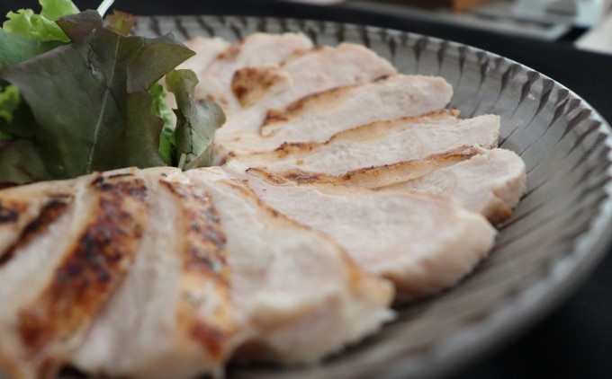 ローストチキン はかた地どり 炭火焼 約2kg 8～12パック 肉の加工品 炭火焼きチキン 手焼き 低温調理 柔らかい ジューシー サラダチキン サンドイッチ 具材 つまみ 