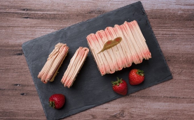 ケーキ Strawberry Fields 福岡産 あまおう 苺 モンブランケーキ 配送不可 離島 お菓子 スイーツ 苺のモンブラン デザート おやつ ティータイム 