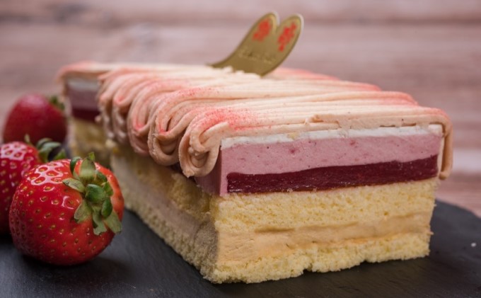 ケーキ Strawberry Fields 福岡産 あまおう 苺 モンブランケーキ 配送不可 離島 お菓子 スイーツ 苺のモンブラン デザート おやつ ティータイム 