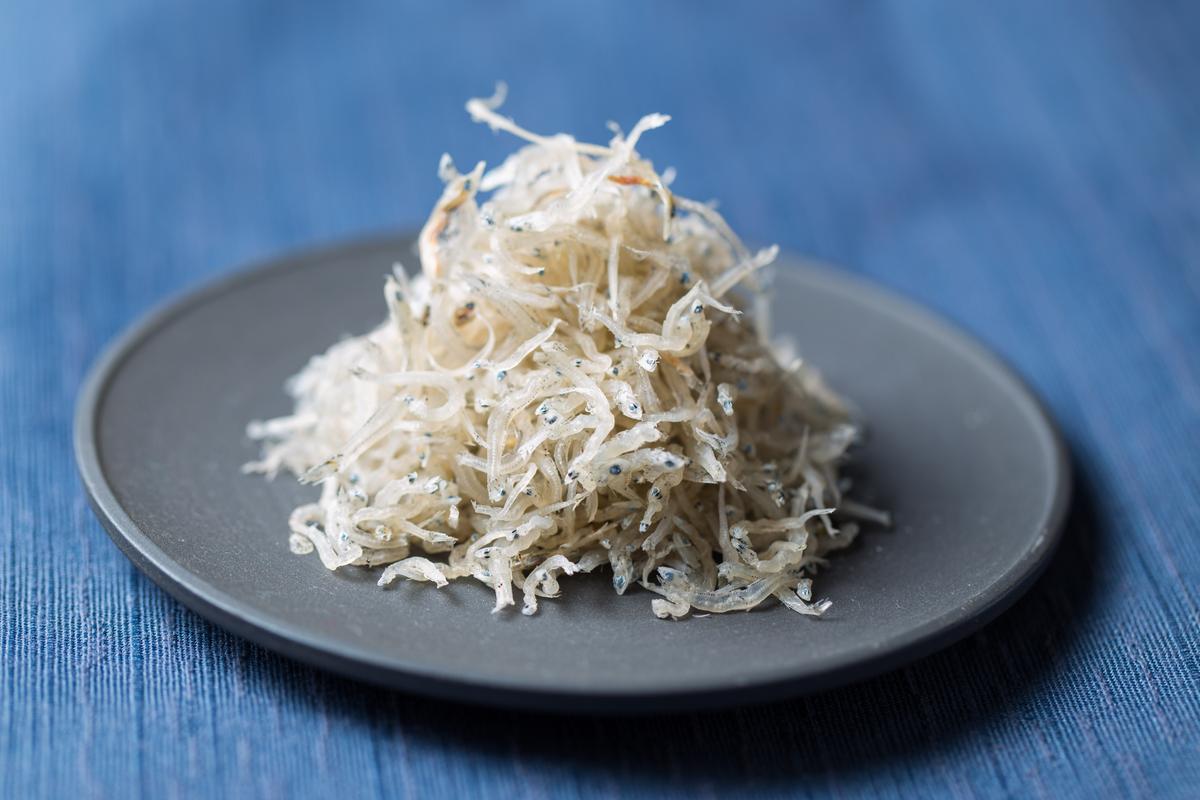 C6027n_まるとも海産【冷蔵】茹でたて 釜揚げしらす 400g (200g×2) 天日干し ちりめん 400g (200g×2) セット 紀州湯浅湾直送！