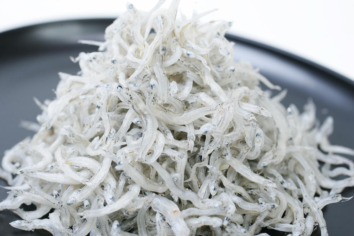 C6032n_まるとも海産【冷蔵】特選 天日干し ちりめん 木箱 400g 紀州湯浅湾 直送！