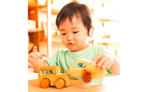 YKS026　山のくじら舎 ブーブー＆ひこうき ジープ 木製 玩具 赤ちゃん ベビー 幼児 乗り物 車 ギフト 包装 ラッピング プレゼント 贈り物 贈答 出産祝い 誕生日祝い のし 熨斗対応 高知県産