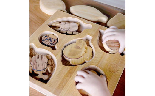 YKS021　山のくじら舎 かくれんぼパズル さとやま 木製 玩具 赤ちゃん ベビー 幼児 昆虫 カブトムシ ギフト 包装 ラッピング プレゼント 贈り物 贈答 出産祝い 誕生日祝い のし 熨斗対応 高知県産