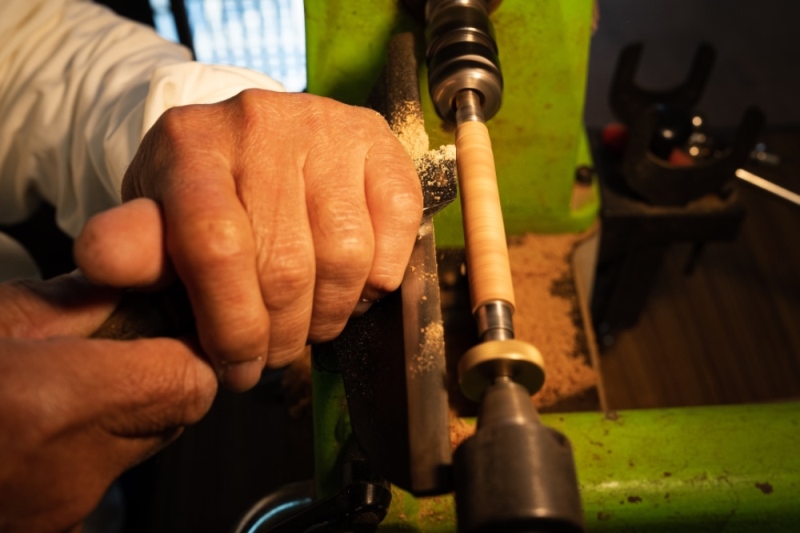 天然屋久杉ベーパーナイフ【ゴールド】1本 〈 文具 工芸品 文房具 雑貨 ギフト 贈答 プレゼント 記念 木製 オシャレ 退職〉 日用品 