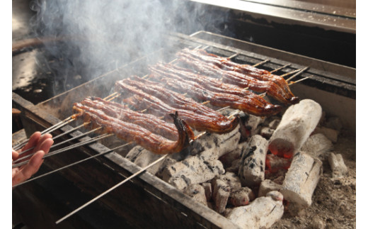 国産うなぎ　備長炭地焼き蒲焼き180g以上×2尾　タレ付き×2【FU02W】