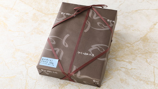 【カネ吉山本】近江牛すきやき用[上]　【500ｇ】【Y081W1】