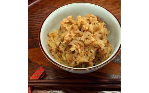 【12回定期便】土佐のかつおめし（しょうが味） 2 - 3合用×6袋セット 混ぜご飯の素 鰹めしの素 高知 カツオめし 12ヶ月 定期コース 便利 生姜 おにぎり お弁当 ごはん 混ぜ込み 簡単 時短　保存食　常備食