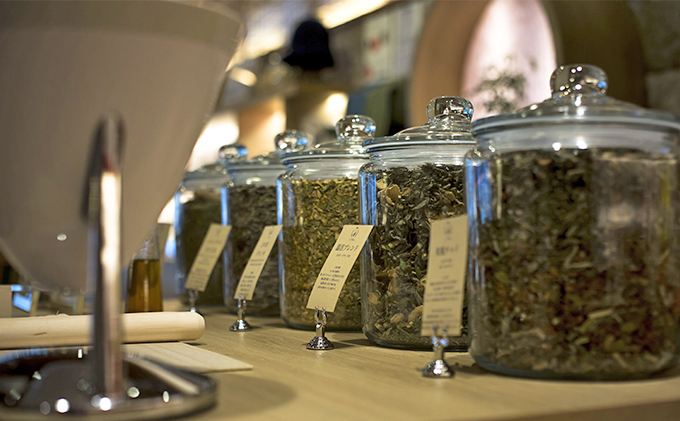 渋温泉ならではの源泉かけ流し温泉も一緒に！温泉付貸切サウナ100分利用券（1～4名） 完全個室 ロウリュサウナ 水風呂 ととのい椅子 手ぶら アメニティ充実 外気浴 