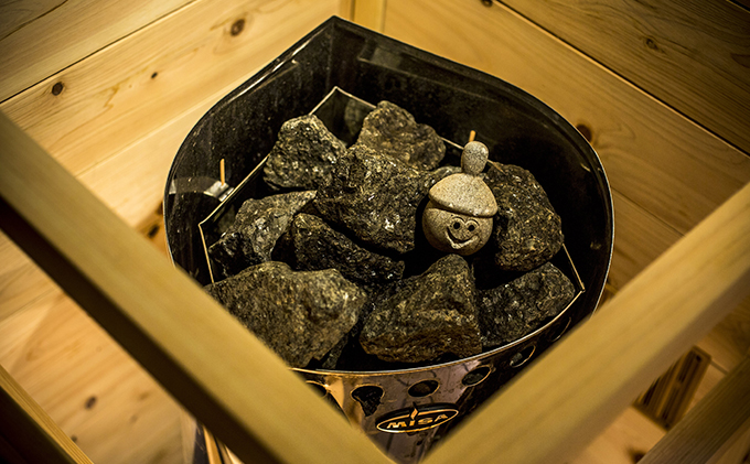 渋温泉ならではの源泉かけ流し温泉も一緒に！温泉付貸切サウナ100分利用券（1～4名） 完全個室 ロウリュサウナ 水風呂 ととのい椅子 手ぶら アメニティ充実 外気浴 