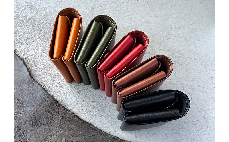 本革 ノンステッチの二つ折りミニ財布 栃木レザー ファッション小物 革小物 シンプル ３ポケット構造 カード入れ 小銭入れ お札入れ 牛革 プレゼント ギフト 