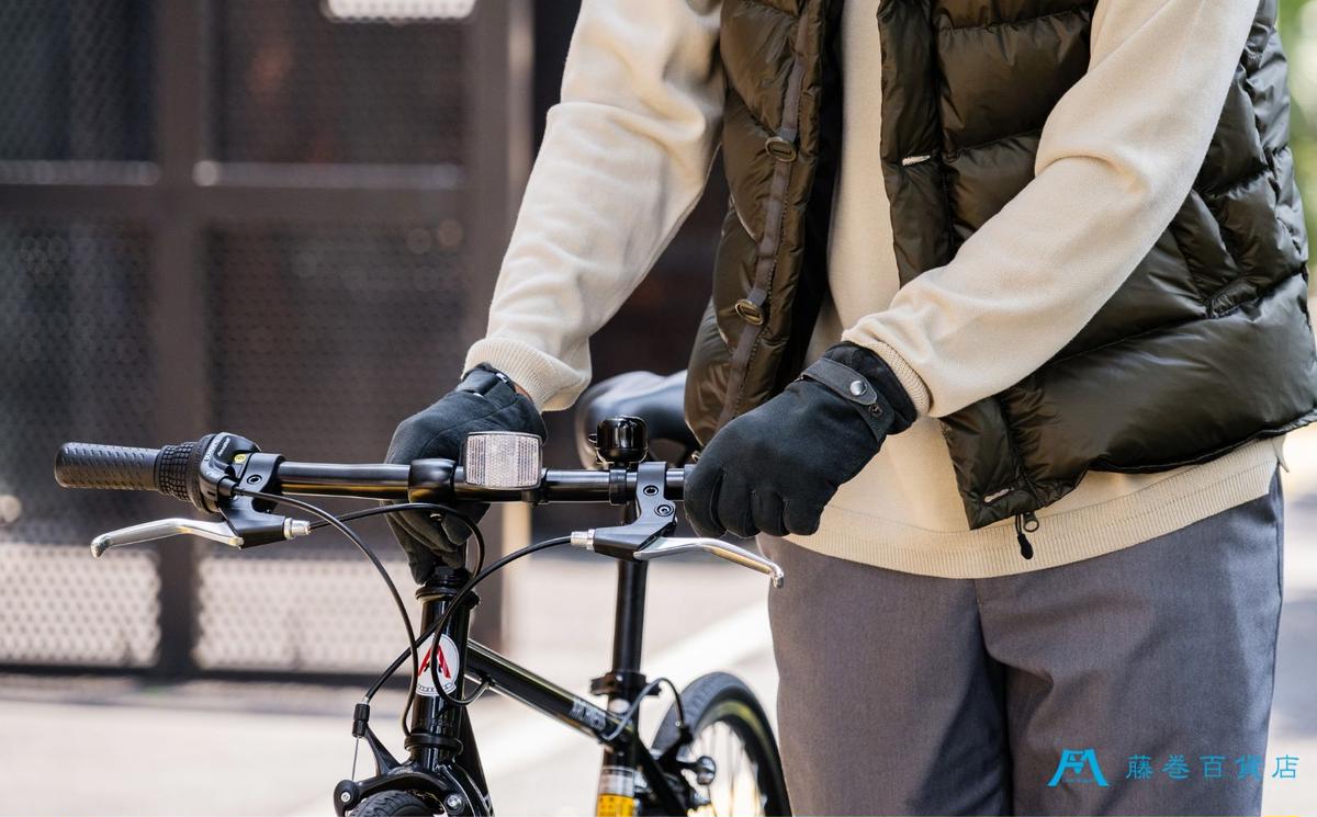 【KURODA】藤巻百貨店別注ピッグスエードベルト付きメンズグローブ ファッション 