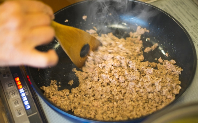 鹿肉ドッグフード　鹿肉冷凍ミンチ（犬用）　1.5kg（250g×6トレー） 加工食品 お肉 家族 健康 食事 大切 ペット 自然 新鮮 動物 高品質 安心 安全 国産 子犬 老犬 こだわり 小分け 