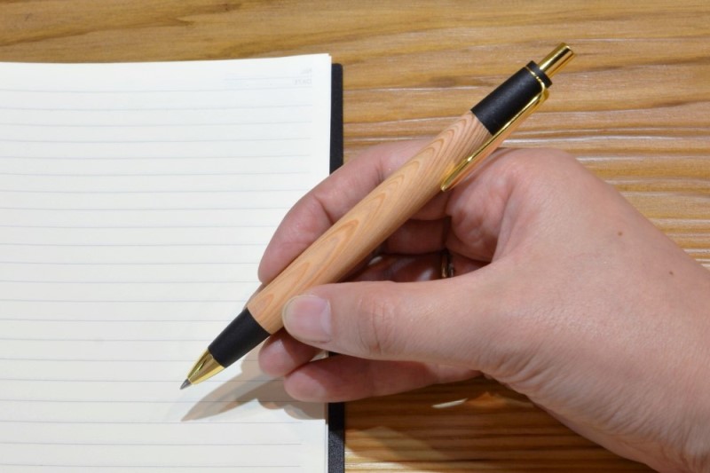 ちび猫♪　屋久杉・貝塚伊吹 太軸木軸ボールペン セット ちび猫♪ 屋久杉・貝塚伊吹 太軸木軸ボールペン セット 貝塚伊吹