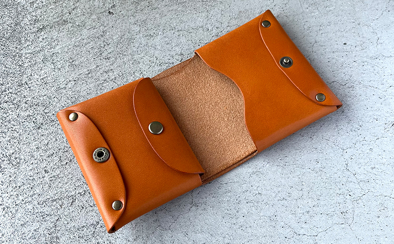 本革 ノンステッチの二つ折りミニ財布 栃木レザー ファッション