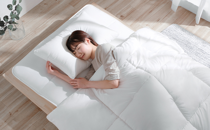 掛け布団 シングル KKF-WB15-SN ホワイト 掛布団 洗える 洗濯可能 丸洗いOK 春夏 オールシーズン 通年 ウォッシャブル 洗濯ネット付 ふとん 軽量 軽い 抗菌防臭 アイリスオーヤマ 寝具 保温性 