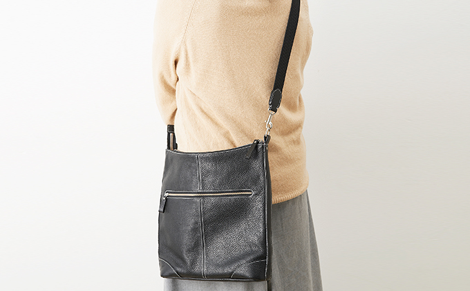 牛革2WAYショルダー(ホワイト＆ブラック)