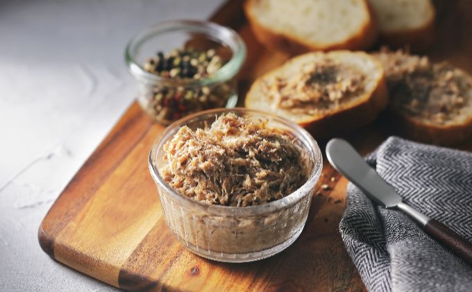 国宝・十勝ロイヤルマンガリッツァ豚 シャルキュトリセット 肉の加工品 リエット ウィンナー ソーセージ パテ モルタデッラ ロースハム 贈り物 ギフト 丸勝十勝ヒルズ