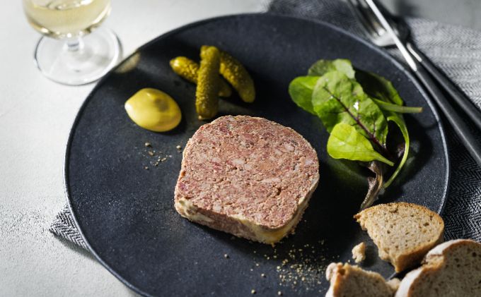 国宝・十勝ロイヤルマンガリッツァ豚 シャルキュトリセット 肉の加工品 リエット ウィンナー ソーセージ パテ モルタデッラ ロースハム 贈り物 ギフト 丸勝十勝ヒルズ