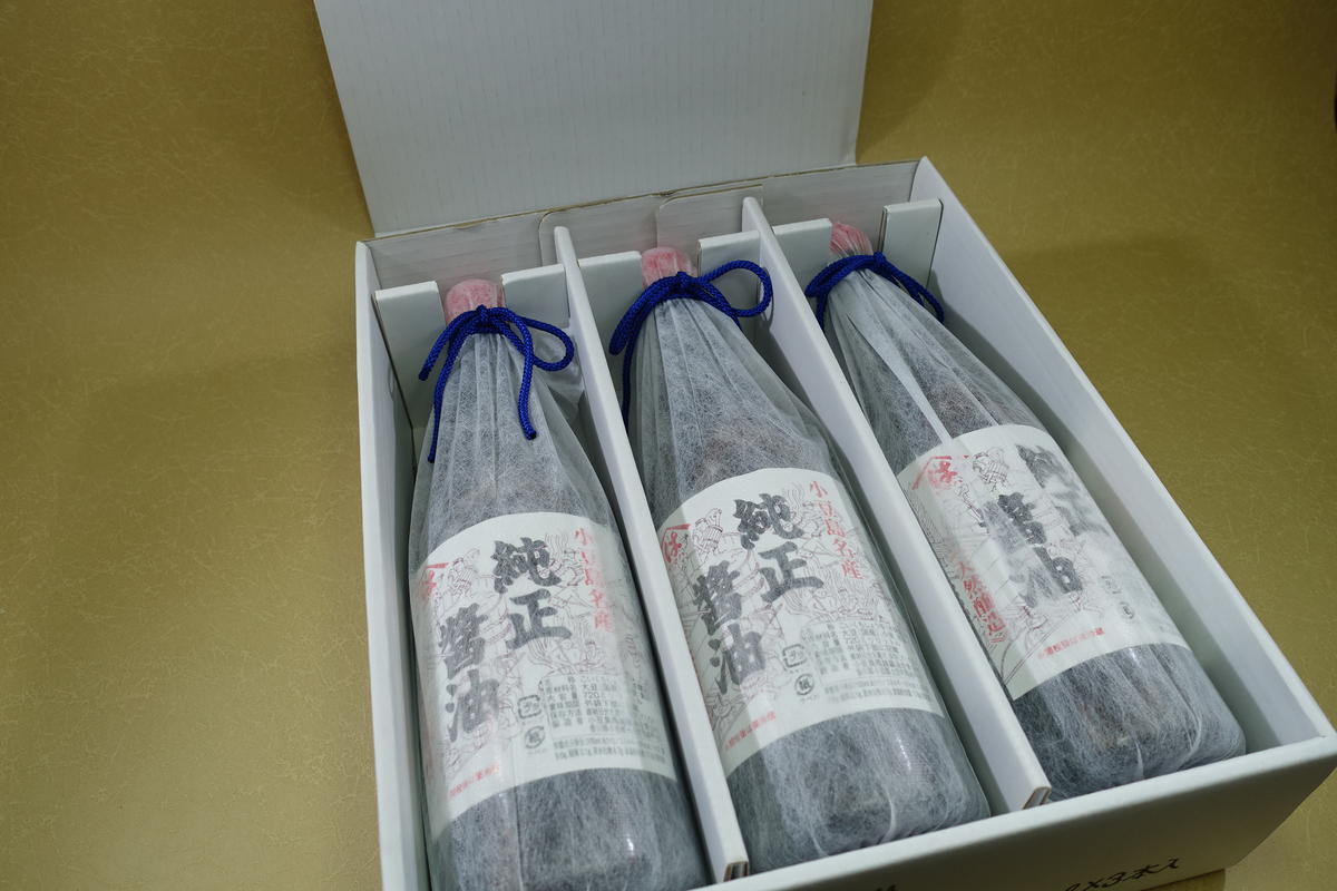 香川県土庄町のふるさと納税 小豆島 純正 醤油 720ml 3本 セット 詰め合わせ 小豆島醤油 しょうゆ 濃口醤油 濃口しょうゆ 調味料 調味料セット 日用品 消耗品 香川 香川県 土庄町