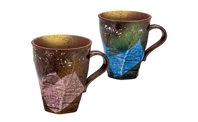 九谷焼　 ペアマグカップ　銀彩金銀ちらし　a04 