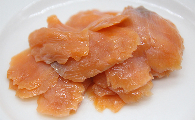 讃岐の極上スモークサーモン切落し　300g 魚貝類 加工食品 美味しい脂 濃い旨味 ノルウェー産 アトランティックサーモン 