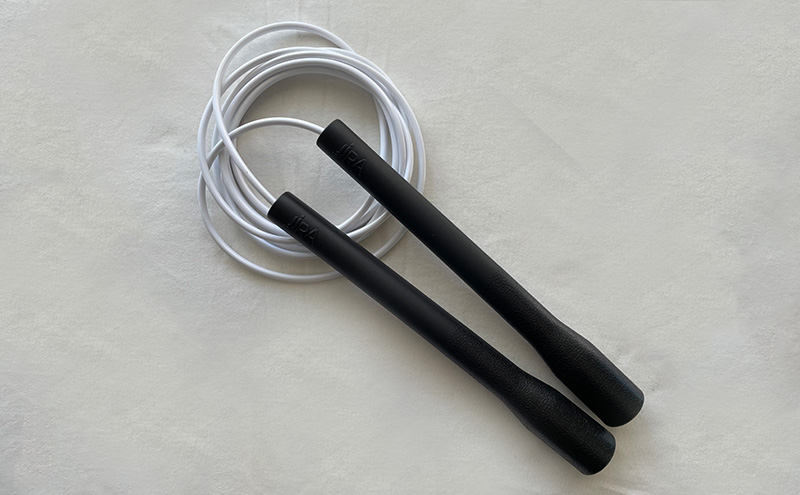 フリースタイルロープ 黒色 プロが本気で考えた跳びやすい 縄跳び スポーツ スポーツ用品 運動 雑貨 適度な硬さ 回転しやすい 技チャレンジ 大会使用モデル 