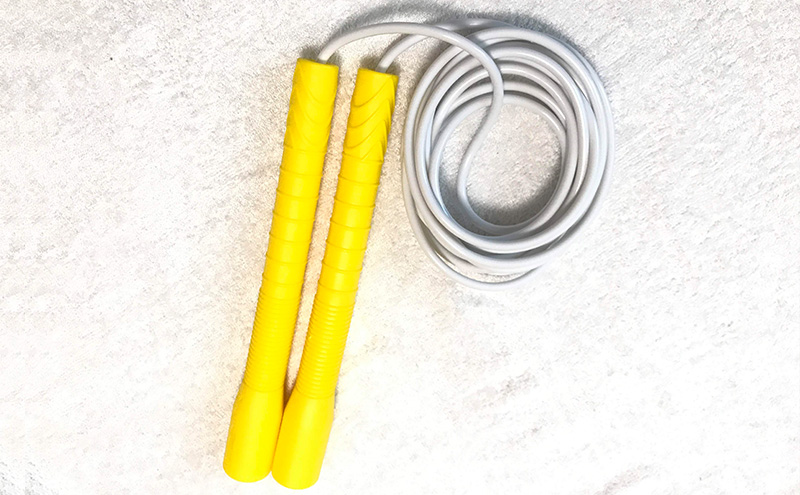 フリースタイルロープ 黄色 プロが本気で考えた跳びやすい 縄跳び スポーツ スポーツ用品 運動 雑貨 適度な硬さ 回転しやすい 技チャレンジ 大会使用モデル 