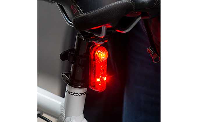 自転車用 ライト ブレーキ モード 搭載 ［ SYNC KINETIC ］ キャットアイ 自転車 日用品 雑貨 