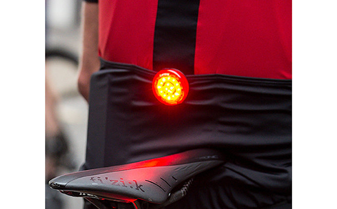 岡山県赤磐市のふるさと納税 ウェアラブル セーフティ ライト ［ SYNC WEARABLE ］ キャットアイ 自転車 日用品 雑貨