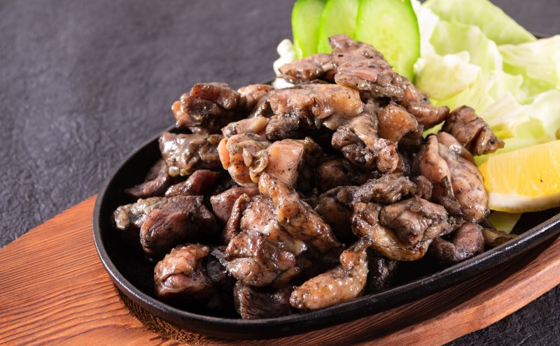 鶏肉 小分け はかた地どり 炭火焼 セット 500g（100g×5p）地鶏 鶏 肉 とり肉 鳥肉 チキン ブランド 炭火焼き 炭火焼き鳥 こだわり おつまみ つまみ レトルト 冷凍 パック 福岡 博多 配送不可 離島 