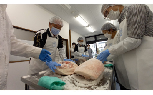 【総本家　肉のあさの】【ワークショップ】国産黒豚もも肉を使った生ハム手づくり体験（１本分）【AE17W】