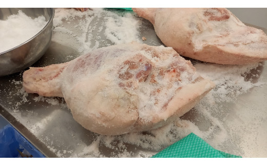 【総本家　肉のあさの】【ワークショップ】滋賀県産三元豚もも肉を使った生ハム手づくり体験（１本分）【AE18W】