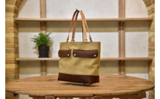 近江牛レザーと地産帆布で作った２ポケットトートバッグ　ダークウォルナット【CC25W】