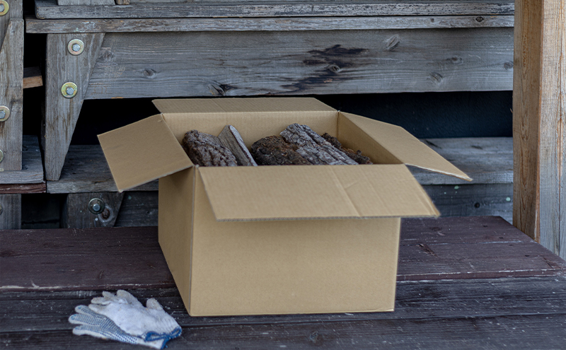 広葉樹ミックス薪　約18kg 良質な薪 薪ストーブ用 焚火用 キャンプ用 アウトドアグッズ キャンプ用品 燃料 